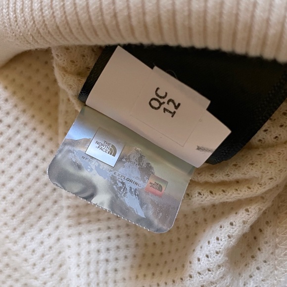 The North Face Men’s Ridge Fleece Crewneck Sweater - Picture 6 of 6